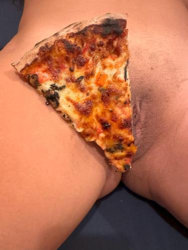 Pocahontas Azotar - Do you eat pizza or my pussy