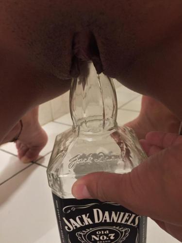 Pocahontas Azotar I dildo my pussy with a bottle of whiskey - Bonus