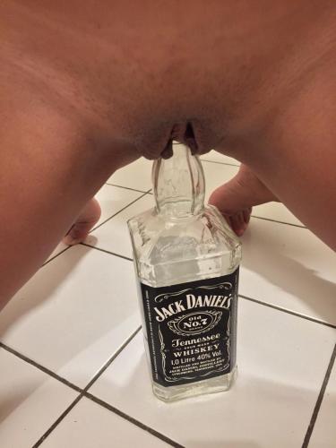 Pocahontas Azotar I dildo my pussy with a bottle of whiskey - Bonus