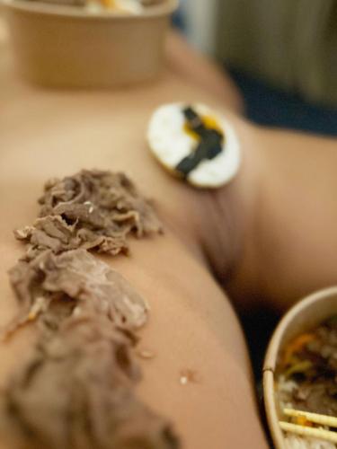 Pocahontas Azotar - Korean food on my body - Bonus